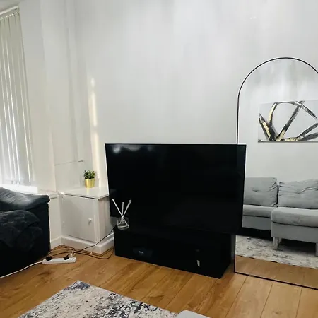 Grey Homes, Private Near Piccadilly Station 15 Mins