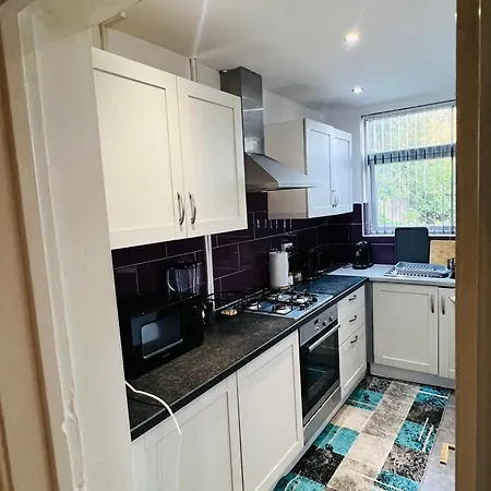 Grey Homes, Private Near Piccadilly Station 15 Mins * Manchester