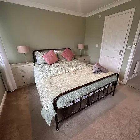 Stretford 4 Bed Townhouse M32 * Manchester