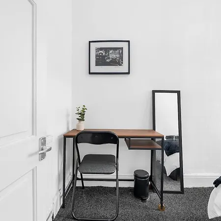Stylish 2 Bed House In