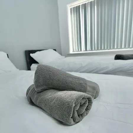 بيت للعطل 3 Bedroom In مانشستر