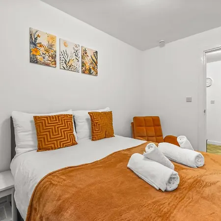بيت للعطل 2bed - Sleeps4 *