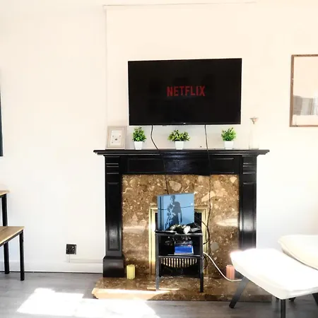 2bdr House 4 Beds & Sofa With 3 Tvs Netflix Ps4 Free Parking Near Mcr Ao Arena Prázdninový dům *