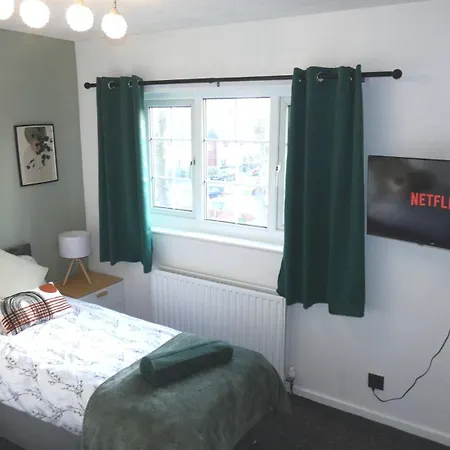 2bdr House 4 Beds & Sofa With 3 Tvs Netflix Ps4 Free Parking Near Mcr Ao Arena Prázdninový dům Manchester