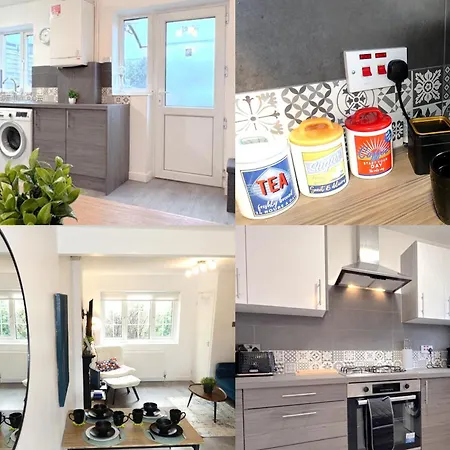 2bdr House 4 Beds & Sofa With 3 Tvs Netflix Ps4 Free Parking Near Mcr Ao Arena * Manchester