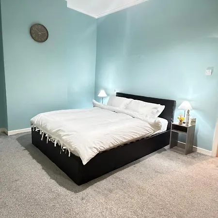 بيت للعطل Bright Home, Modern & Spacious *