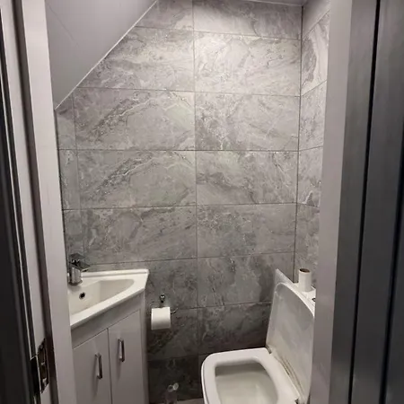 Ashfield Ii Co-living - Private Self-cater * Manchester