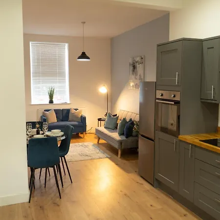بيت للعطل Stylish 3-bed Home, Co-op Live & Etihad Garden, Free Parking And Modern Workplace مانشستر