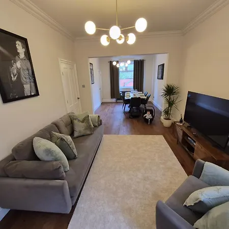 Prázdninový dům Arena House 3bd With Games Walk To Coop Eithad Manchester