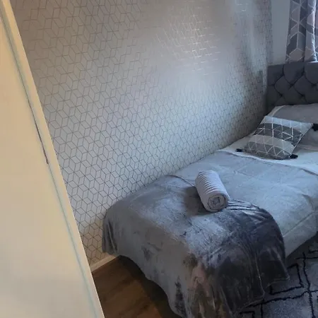 Casa Havilah - Contractor House Sleeps 4 Parking * مانشستر