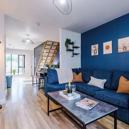Modern 2 Bed By 53 Degrees With Parking & Garden Dom wakacyjny