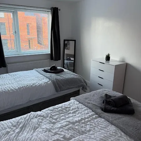 Modern Near Centre, Etihad Co-op Live بيت للعطل *