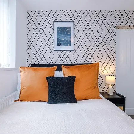بيت للعطل House Sleeps 7 With Garden And Free Parking مانشستر
