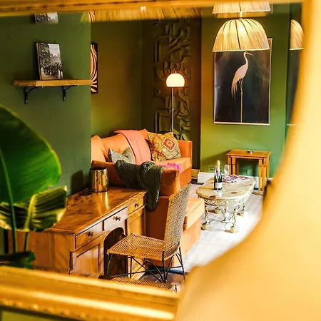 Stylish Retro Retreat By 53 Degrees In 4 Bed Manchester