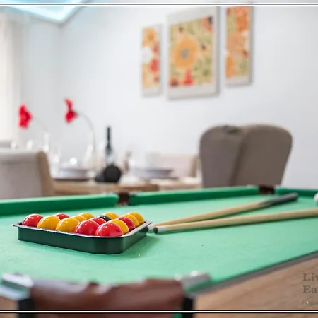Stylish Riverside 4br With Hot Tub And Free Parking - Sleeps 8 * مانشستر