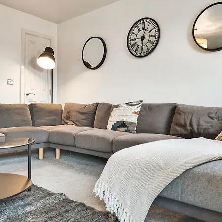 بيت للعطل Stylish In Vibrant Salford, *