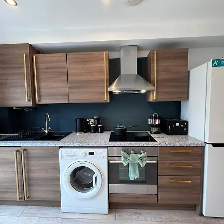Winsick Residences Salford 3 Bed Up To 7 Guests * مانشستر