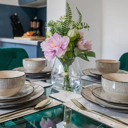 Winsick Residences Fallowfield Up To 11 Guests