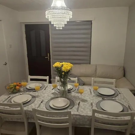 بيت للعطل Casa Havilah - Contractor House Sleeps 4 Parking