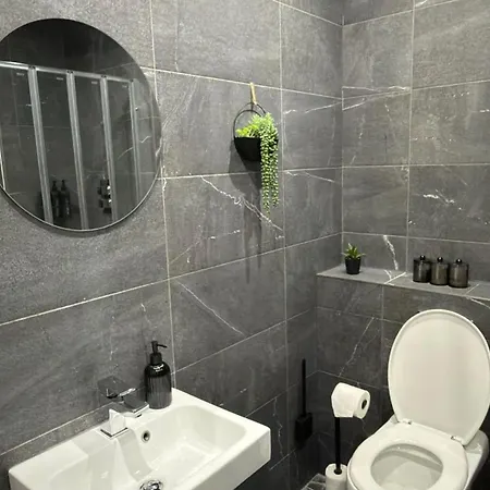 Stylish 3-bed Home, Co-op Live & Etihad Garden, Free Parking And Modern Workplace * Manchester