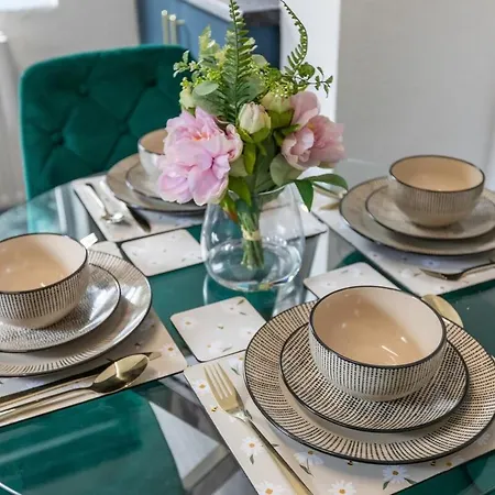بيت للعطل Winsick Residences Fallowfield Up To 11 Guests *