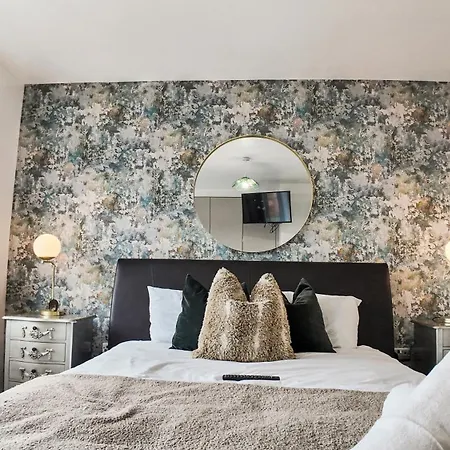 بيت للعطل Stylish In Vibrant Salford, *
