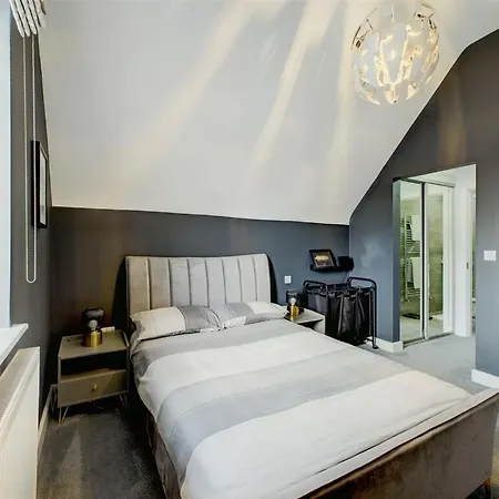 Ultra Modern 4 Bed Town House In South Manchester Ideal For Groups With Free Parking Tatil Evi