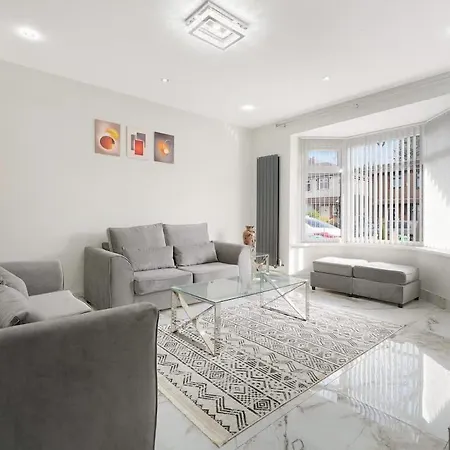 Stylish With Free Parking And Easy Access Μάντσεστερ