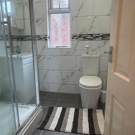 Bright Home, Modern & Spacious بيت للعطل مانشستر