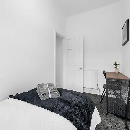 بيت للعطل Stylish 2 Bed House In