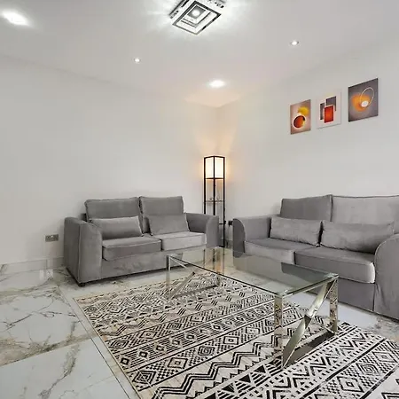 Σπίτι διακοπών Stylish With Free Parking And Easy Access *