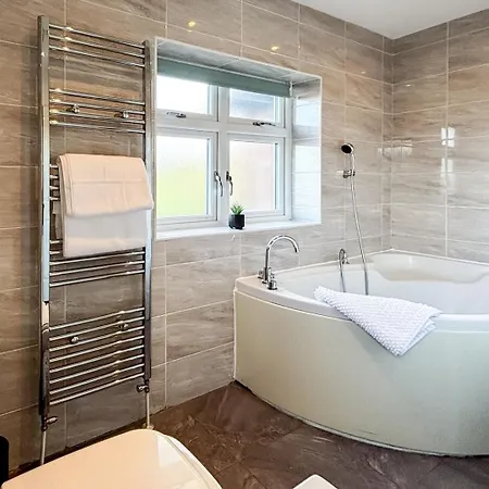 Дом отдыха Luxury Entire | Near Centre Манчестер