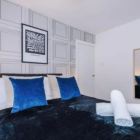 House Sleeps 7 With Garden And Free Parking Semesterbostad