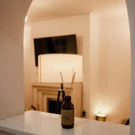 Luxury Entire | Near Centre بيت للعطل