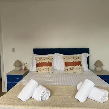 Ashfield Ii Co-living - Private Self-cater Manchester