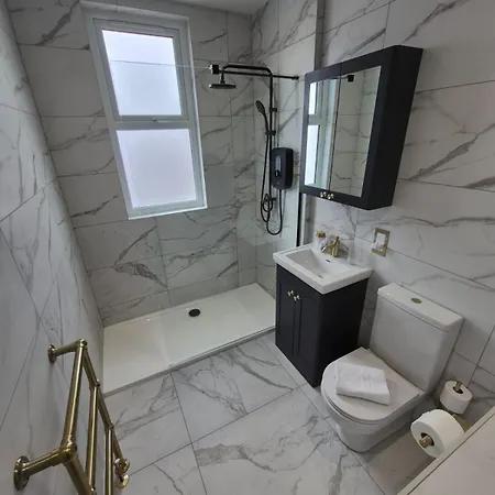 Arena House 3bd With Games Walk To Coop Eithad בית נופש