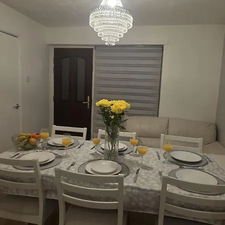Casa Havilah - Contractor House Sleeps 4 Parking