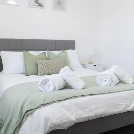 Stylish 3-bed Home, Co-op Live & Etihad Garden, Free Parking And Modern Workplace * مانشستر