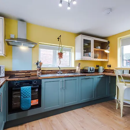 Stylish Retro Retreat By 53 Degrees In 4 Bed