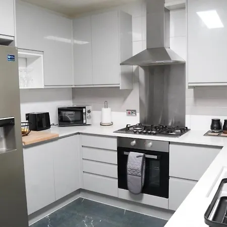 Modern Near Centre, Etihad Co-op Live *