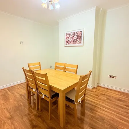 بيت للعطل Bright Home, Modern & Spacious *