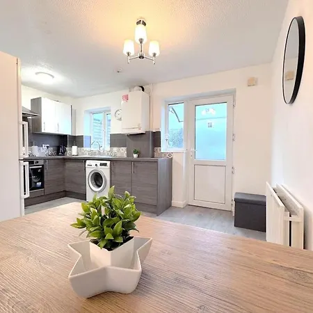 2bdr House 4 Beds & Sofa With 3 Tvs Netflix Ps4 Free Parking Near Mcr Ao Arena Prázdninový dům *