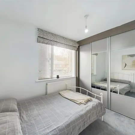 Ultra Modern 4 Bed Town House In South Manchester Ideal For Groups With Free Parking Tatil Evi
