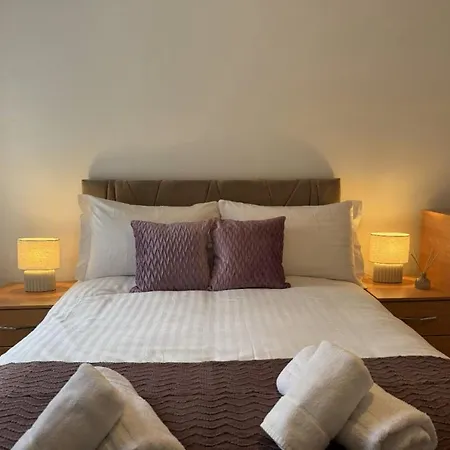 Penzion Ashfield Ii Co-living - Private Self-cater Manchester