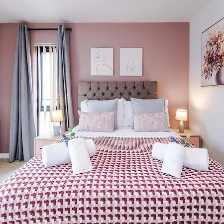 Modern 2 Bed By 53 Degrees With Parking & Garden * Manchester