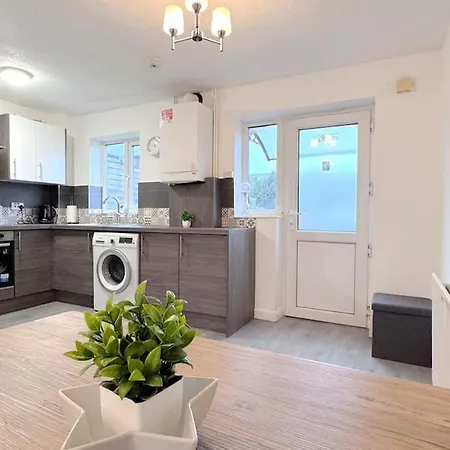 Prázdninový dům 2bdr House 4 Beds & Sofa With 3 Tvs Netflix Ps4 Free Parking Near Mcr Ao Arena Manchester