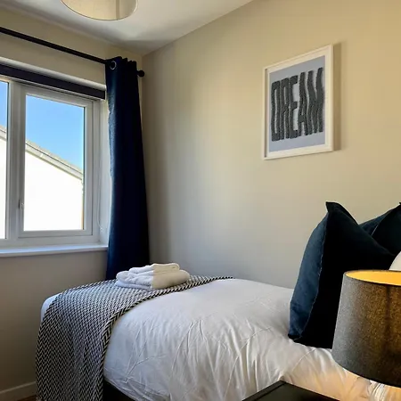 Sanctuary - 3br House With Private Parking * Manchester