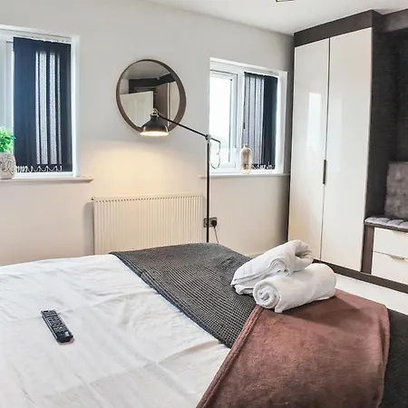 Stylish In Vibrant Salford, * Manchester