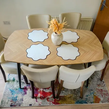 Stylish 3-bedroom For Groups With Parking, Greater