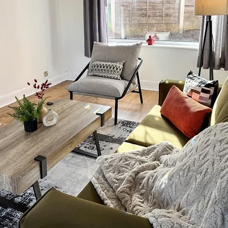 Luxury Entire | Near Centre بيت للعطل
